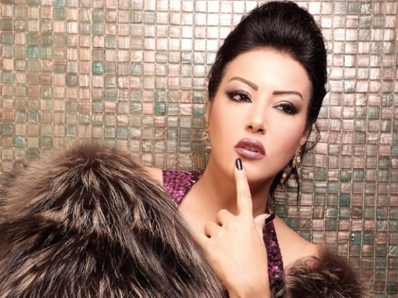 أول جلسة تصويرية لسمية الخشاب بعد زواجها هل اكتسبت المزيد من الوزن؟